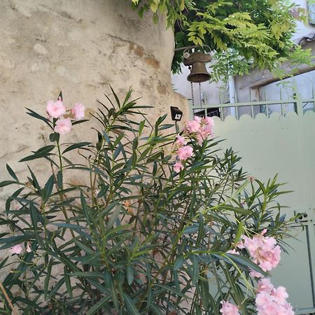 Chez Les Filles Dions Exterior foto